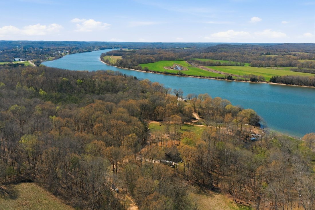 House in Clifton, Tennessee, United States 1 - 17987930