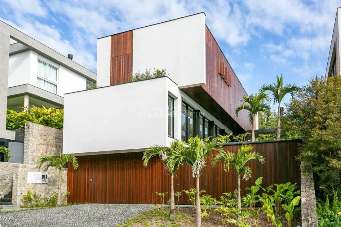 House in Florianópolis, State of Santa Catarina, Brazil 2 - 17984313