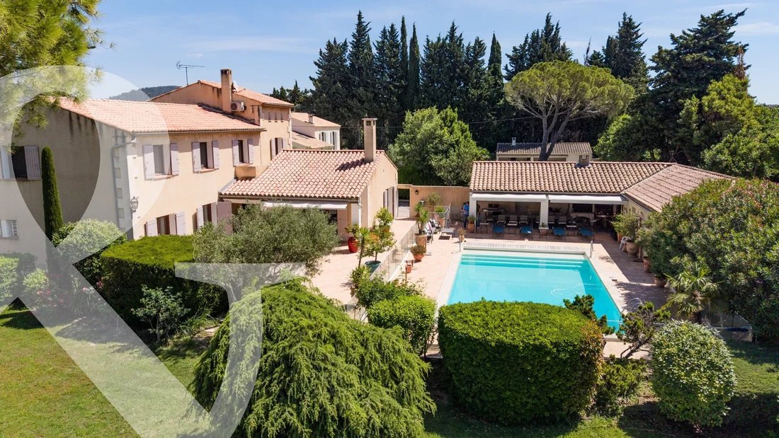 House in Fontvieille, Provence-Alpes-Côte d'Azur, France 3 - 17286426