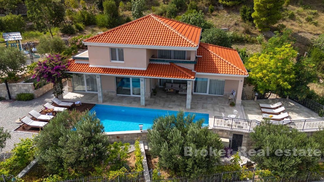 Villa in Omis, Split-Dalmatia County, Croatia 1 - 17985284