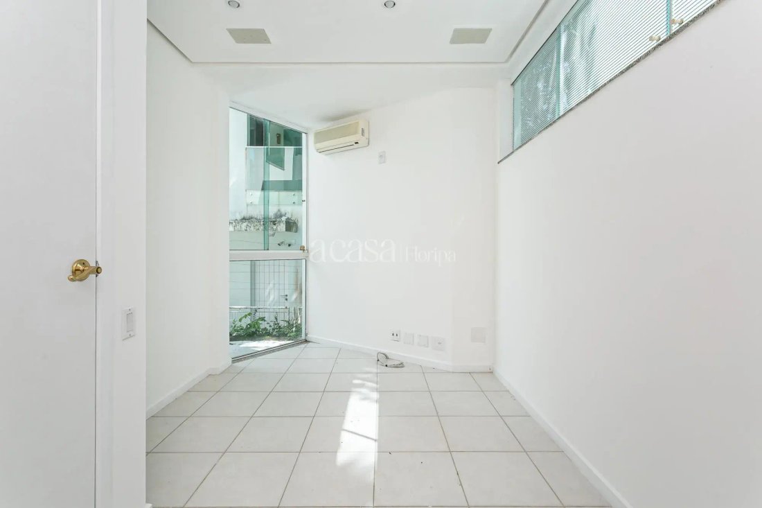 Condo in Florianópolis, State of Santa Catarina, Brazil 5 - 17986218