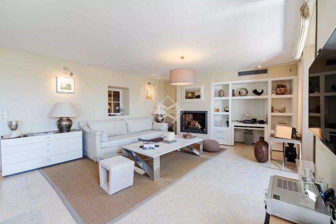 Appartamento a Mougins, Provenza-Alpi-Costa Azzurra, Francia 2 - 17985886