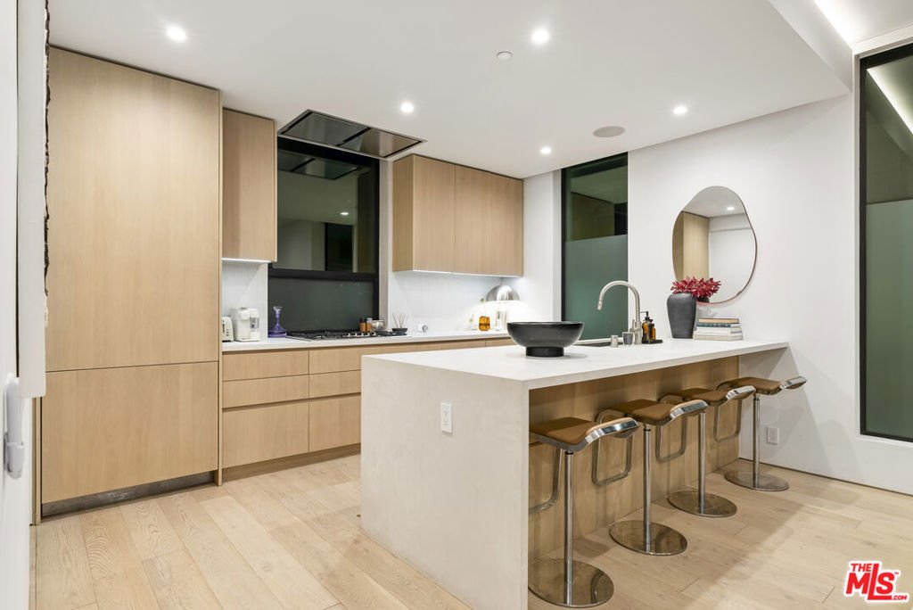 Townhouse in Los Angeles, California, United States 5 - 17987551