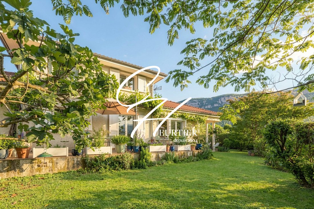 Villa in La Buisse, Auvergne-Rhône-Alpes, France 4 - 17990442