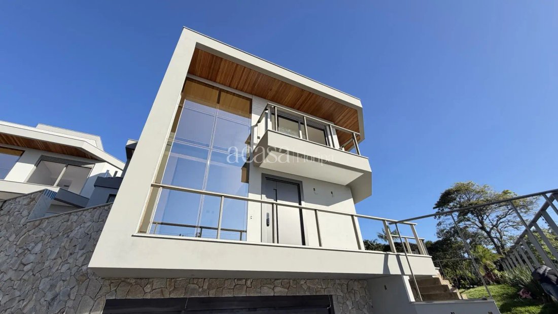House in Florianópolis, State of Santa Catarina, Brazil 1 - 17985001