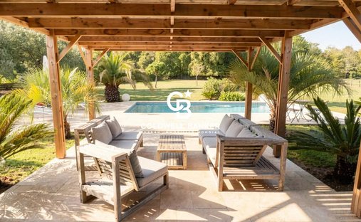 House in Marnieres, Blanquefort, France 1