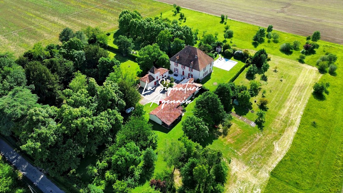 House in Montesquieu, Nouvelle-Aquitaine, France 1 - 17990486