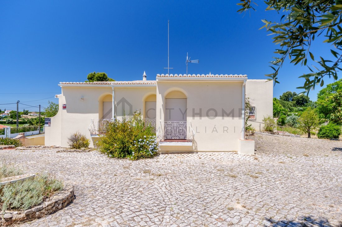 House in Lagoa e Carvoeiro, Algarve, Portugal 4 - 17745443