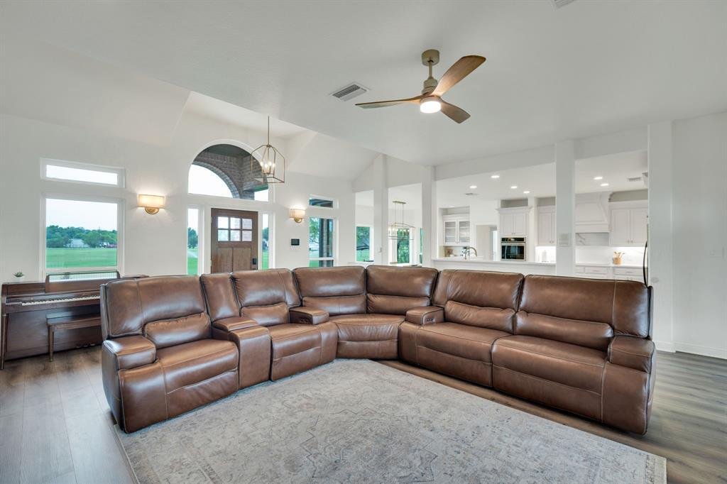 House in Burleson, Texas, United States 5 - 17991116