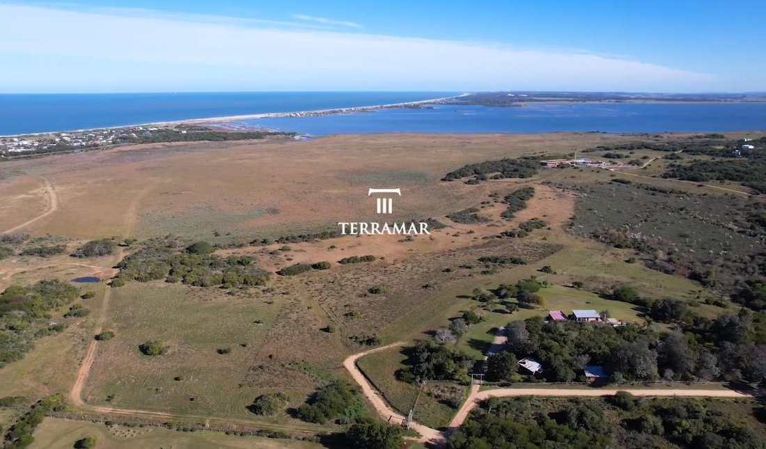 Land in Chacras de Medellin Sur Lac, Maldonado Department, Uruguay 1 - 17985429