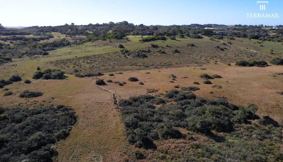 Land in Chacras de Medellin Sur Lac, Maldonado Department, Uruguay 5 - 17985429