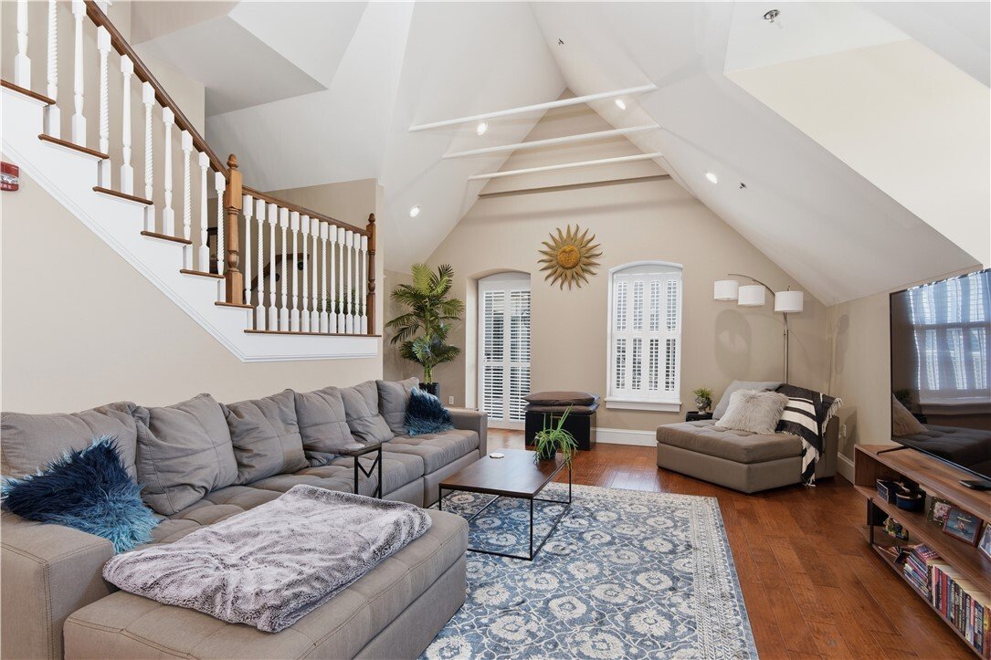 Condo in Cranston, Rhode Island, United States 1 - 17984331