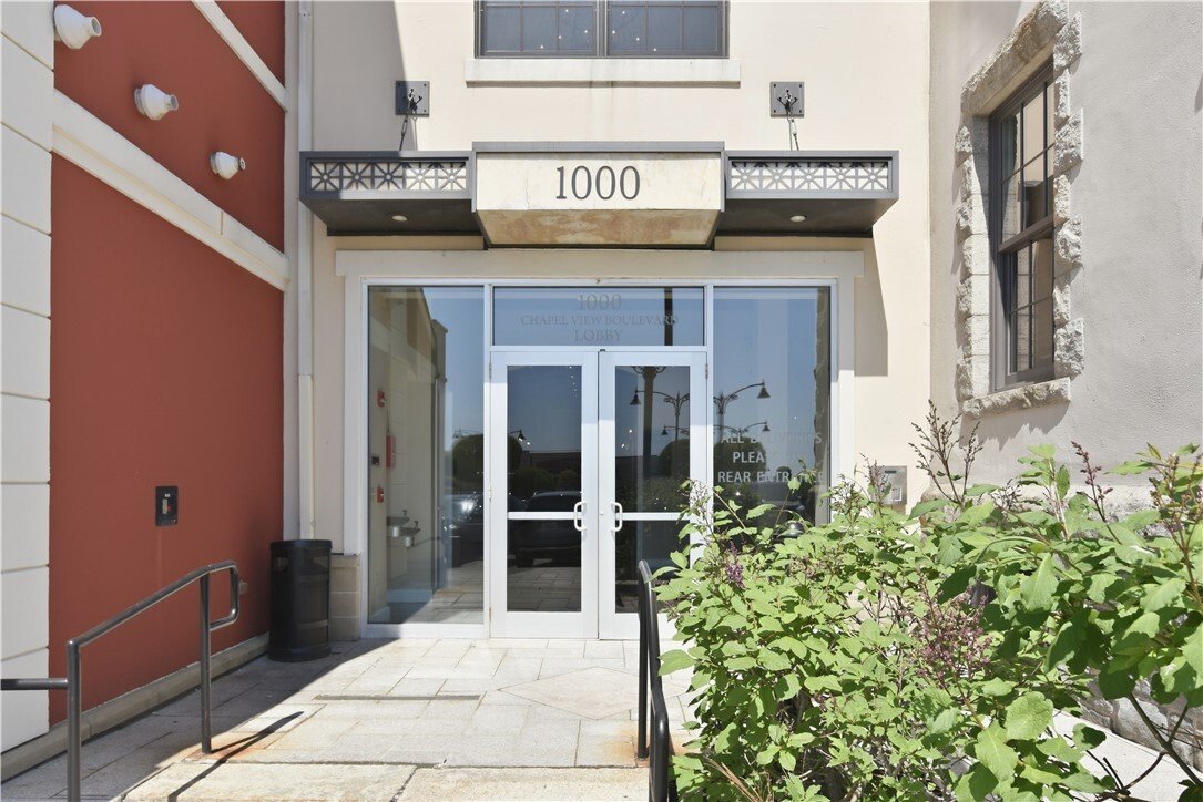 Condo in Cranston, Rhode Island, United States 2 - 17984331