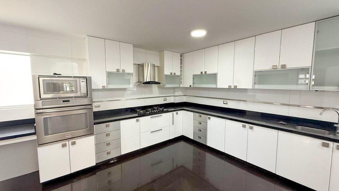 Apartment in Lima, Belarus 3 - 17984526