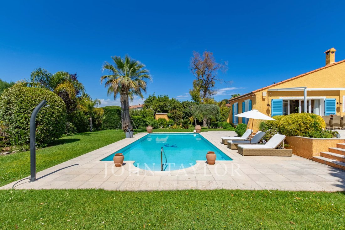 Villa in Antibes, Provence-Alpes-Côte d'Azur, France 3 - 17993613