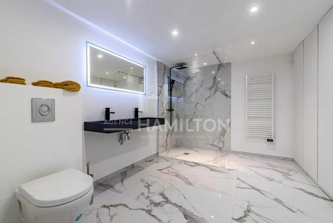 Villa in Grasse, Provence-Alpes-Côte d'Azur, France 4 - 17992392