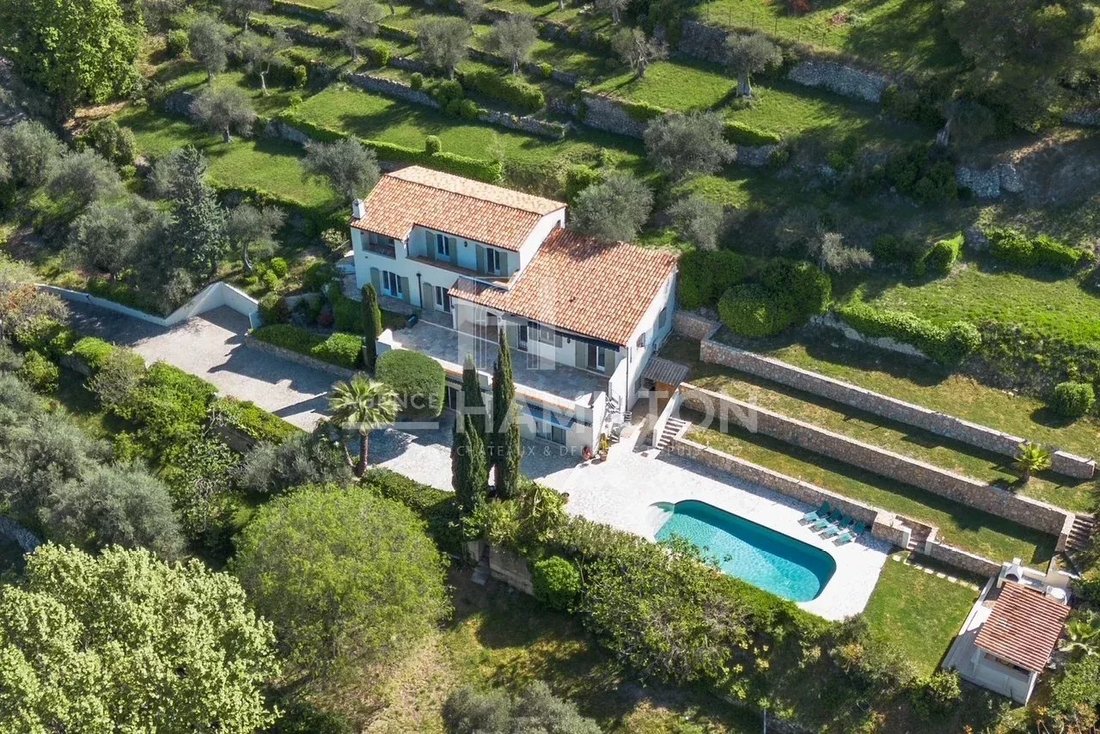 Villa in Grasse, Provence-Alpes-Côte d'Azur, France 1 - 17992457