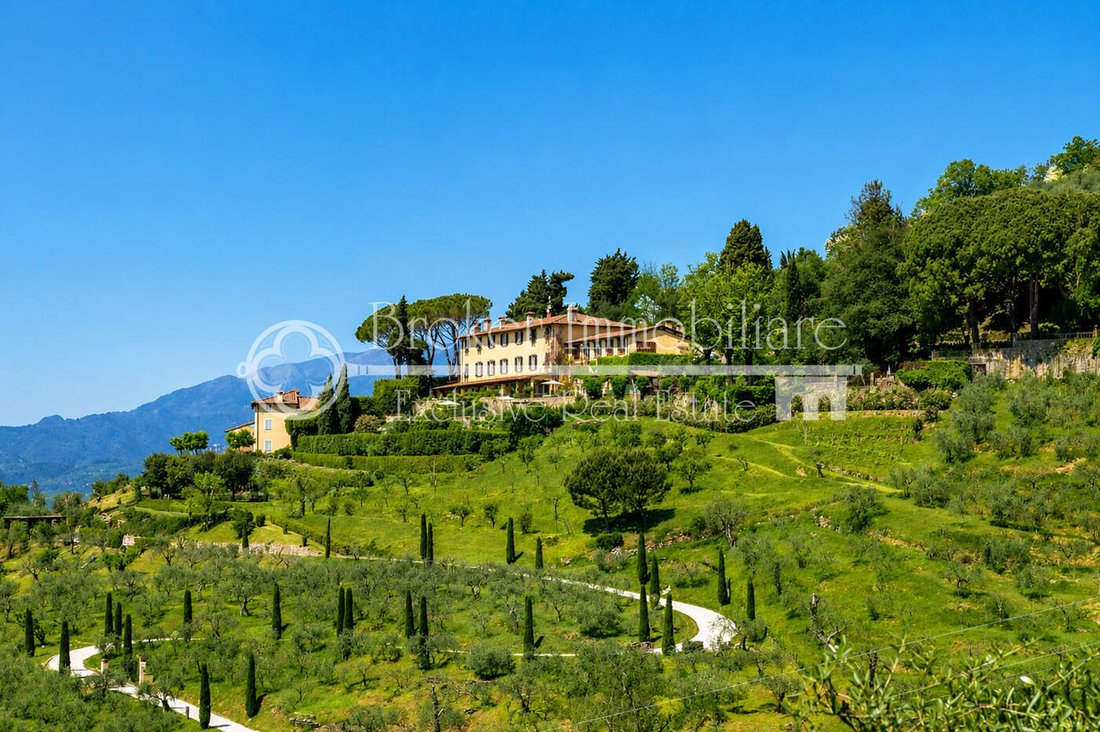 Villa in Historic Center, Lucca, Tuscany 2 - 17996210