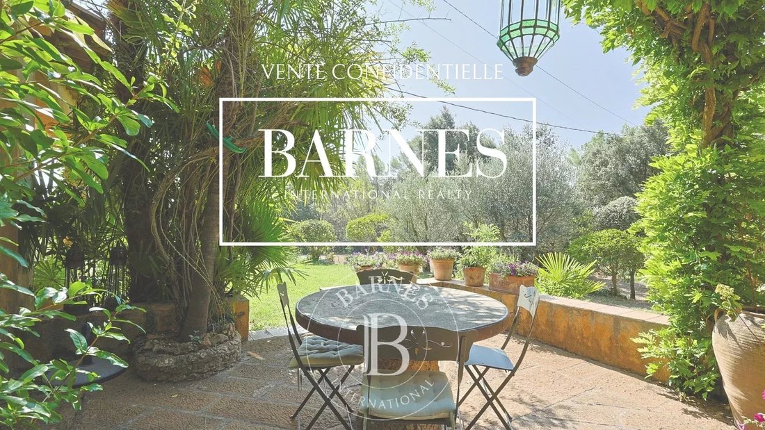 Estate in Cotignac, Provence-Alpes-Côte d'Azur, France 1 - 14693242