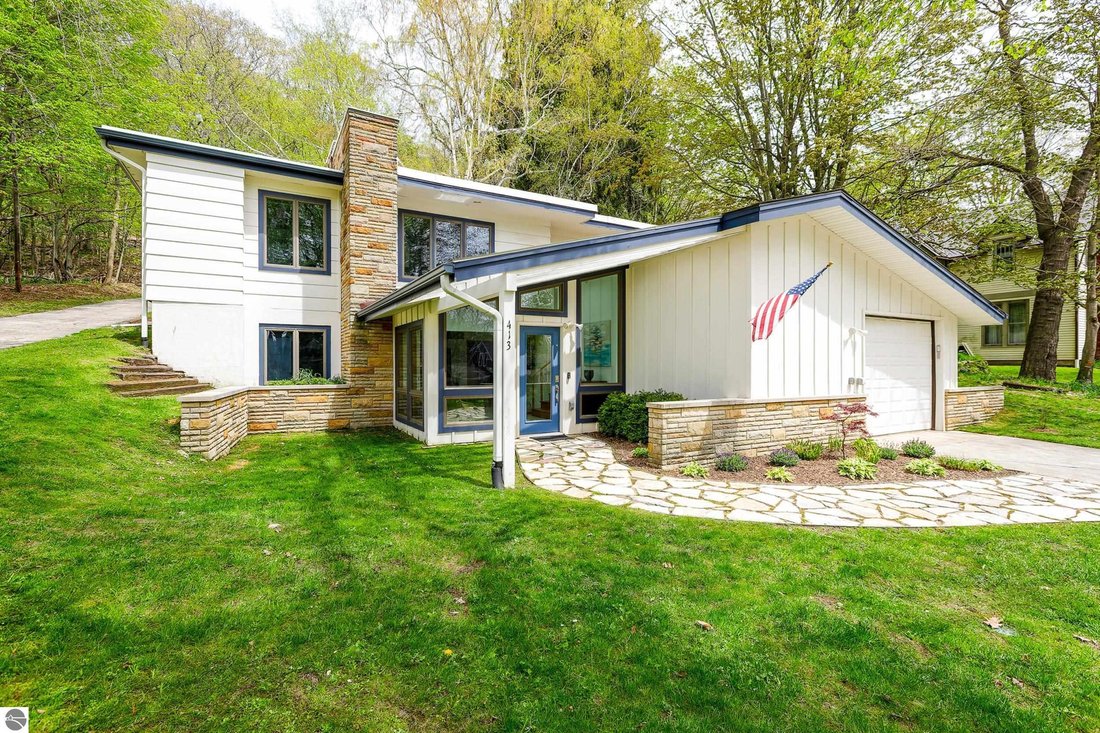 House in Frankfort, Michigan, United States 1 - 17340443
