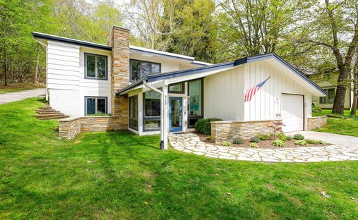 House in Frankfort, Michigan, United States 1