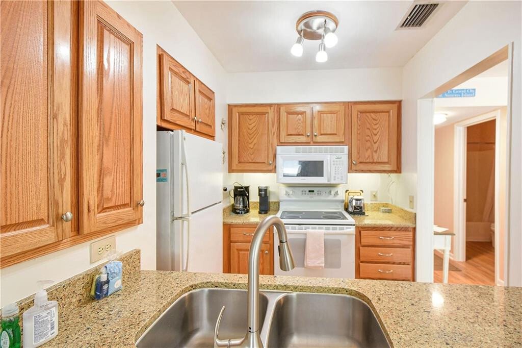 Condo in St. Simons, Georgia, United States 3 - 17162983