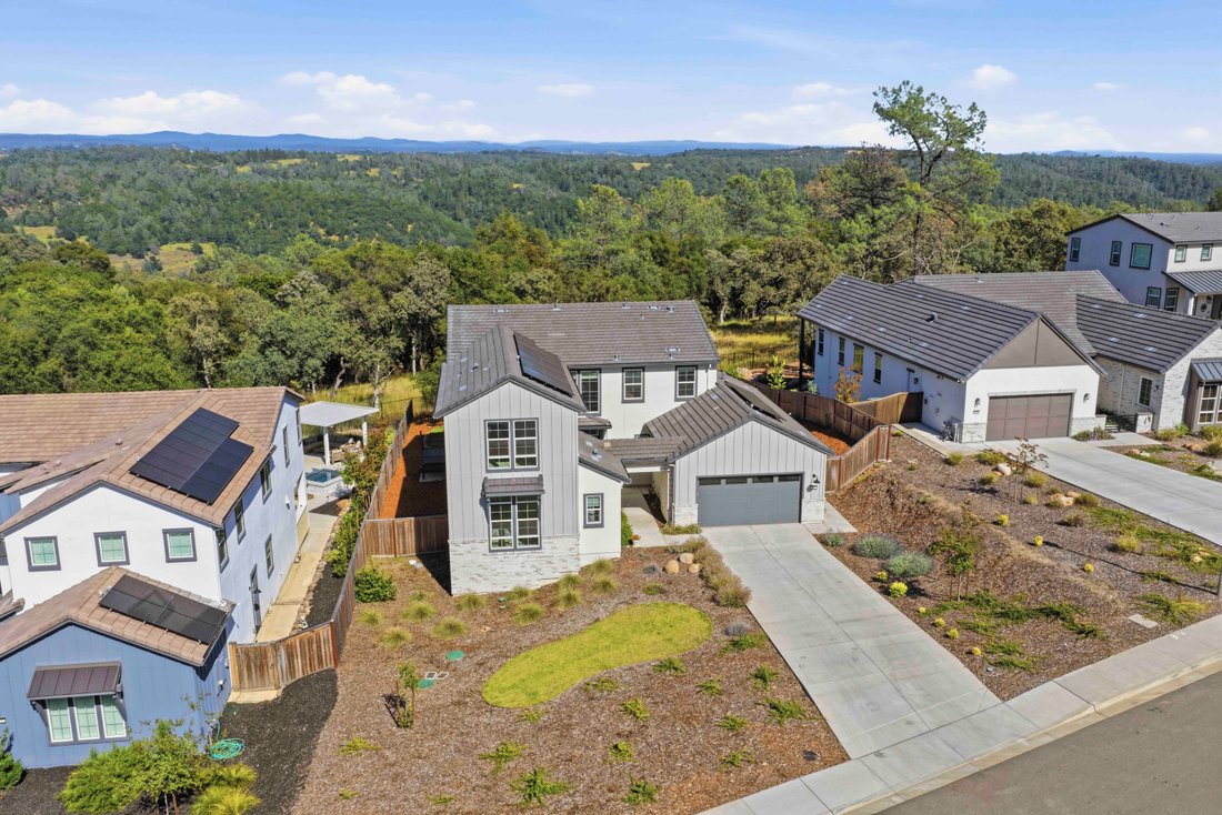 Auburn, California, United States 1 - 17993411