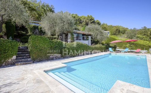 Villa in Le Rouret, Provence-Alpes-Côte d'Azur, France 1