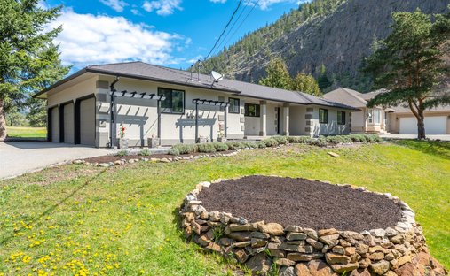 House in Kaleden, British Columbia, Canada 1