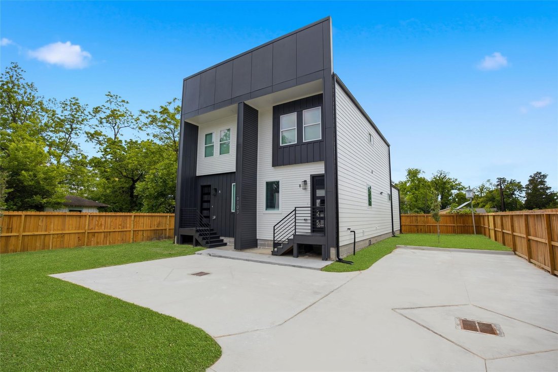 Houston, Texas, United States 3 - 17261731