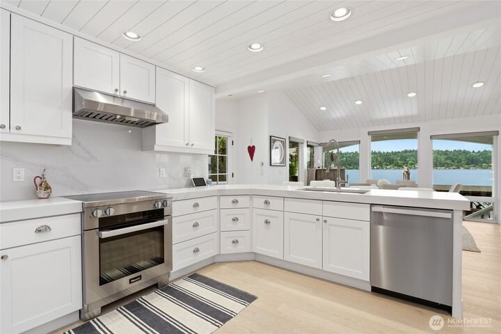 House in Bellevue, Washington, United States 4 - 17998992