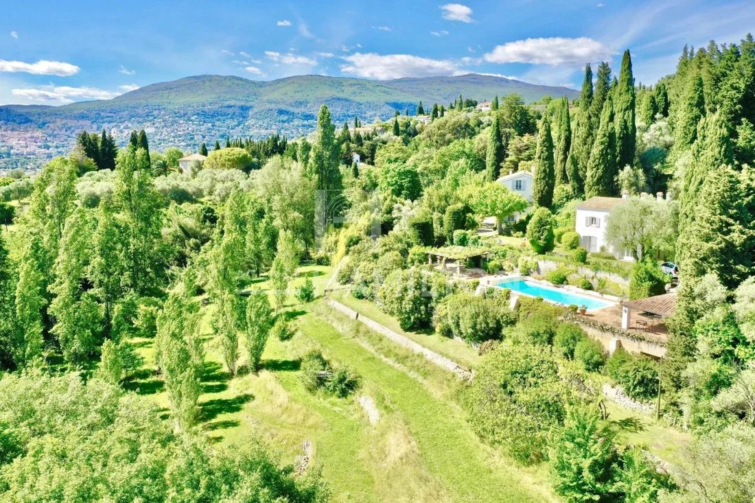 Villa in Grasse, Provence-Alpes-Côte d'Azur, France 3 - 17992467