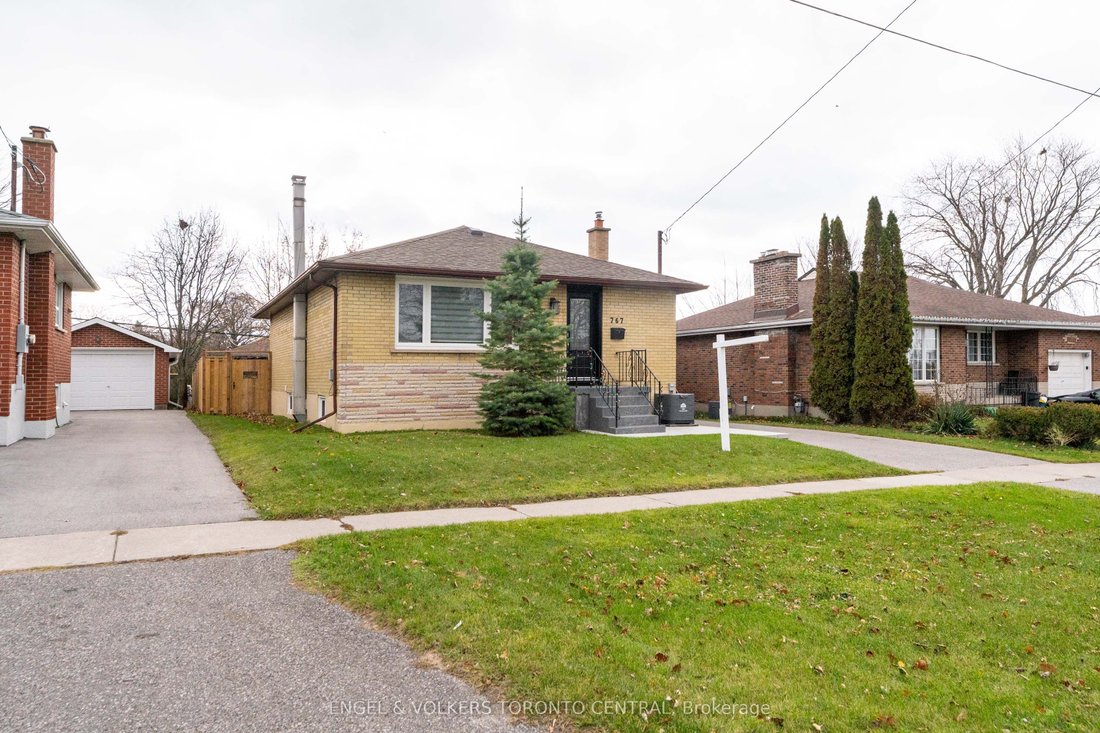 House in Oshawa, Ontario, Canada 1 - 17994920