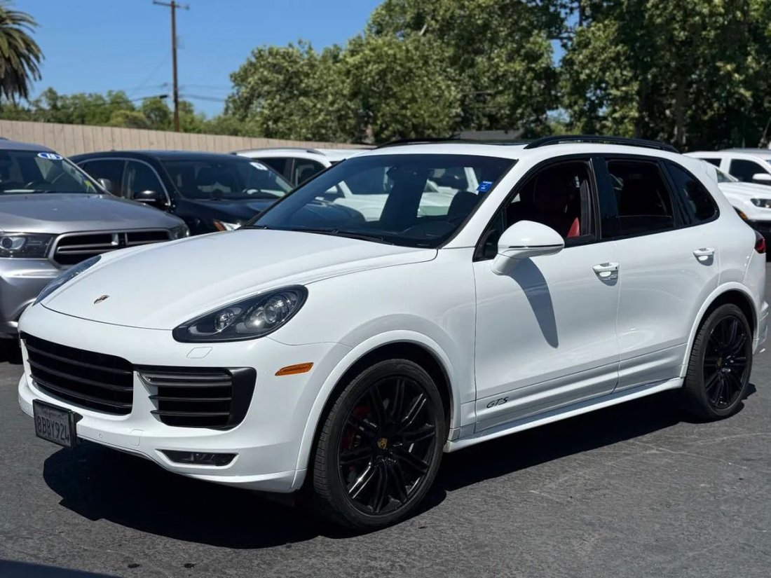 Suv in Sacramento, CA, United States 3 - 17997552