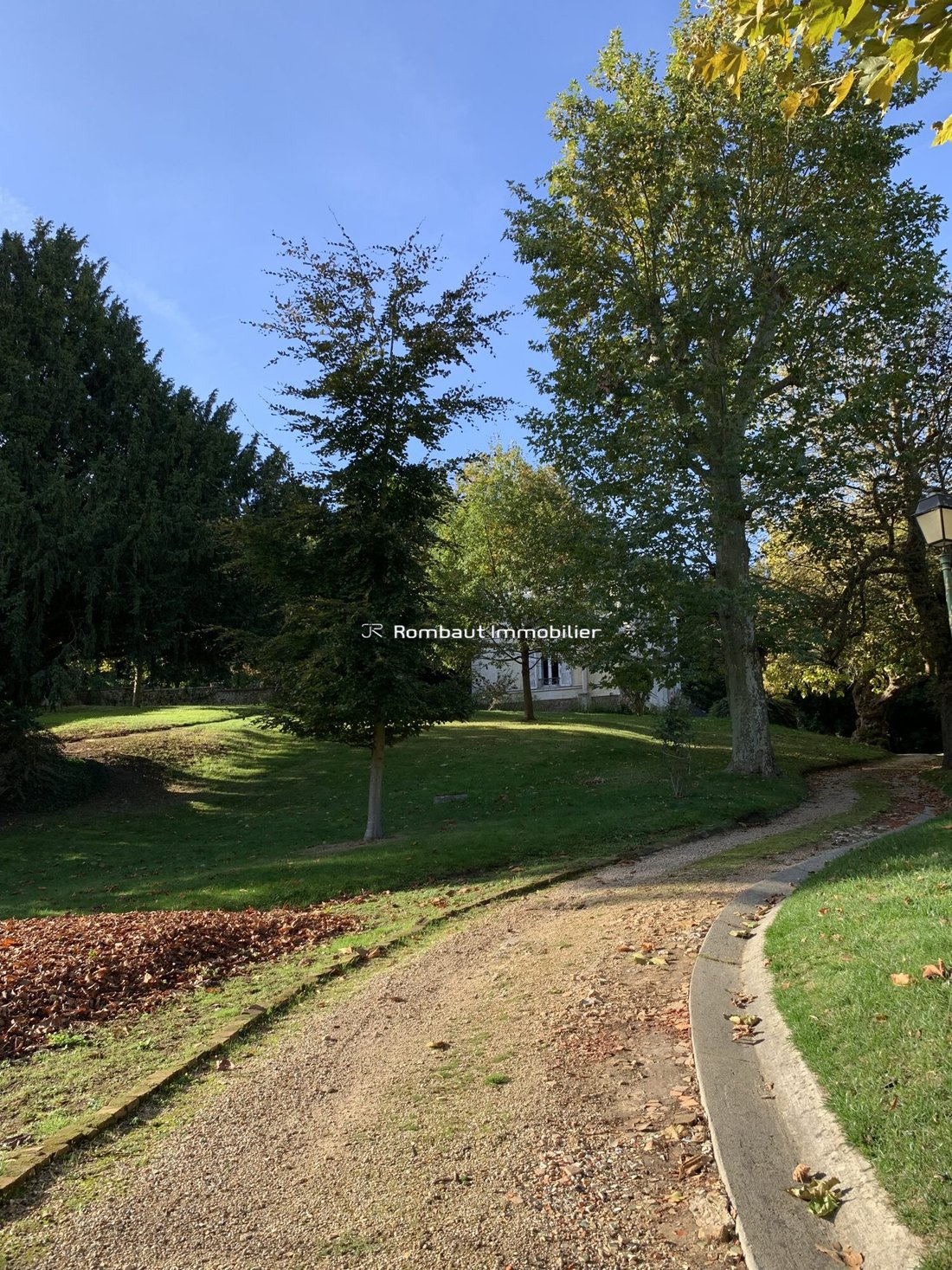 House in Bourg-La Feuillaume Nord, La Celle-Saint-Cloud, France 2 - 17990447
