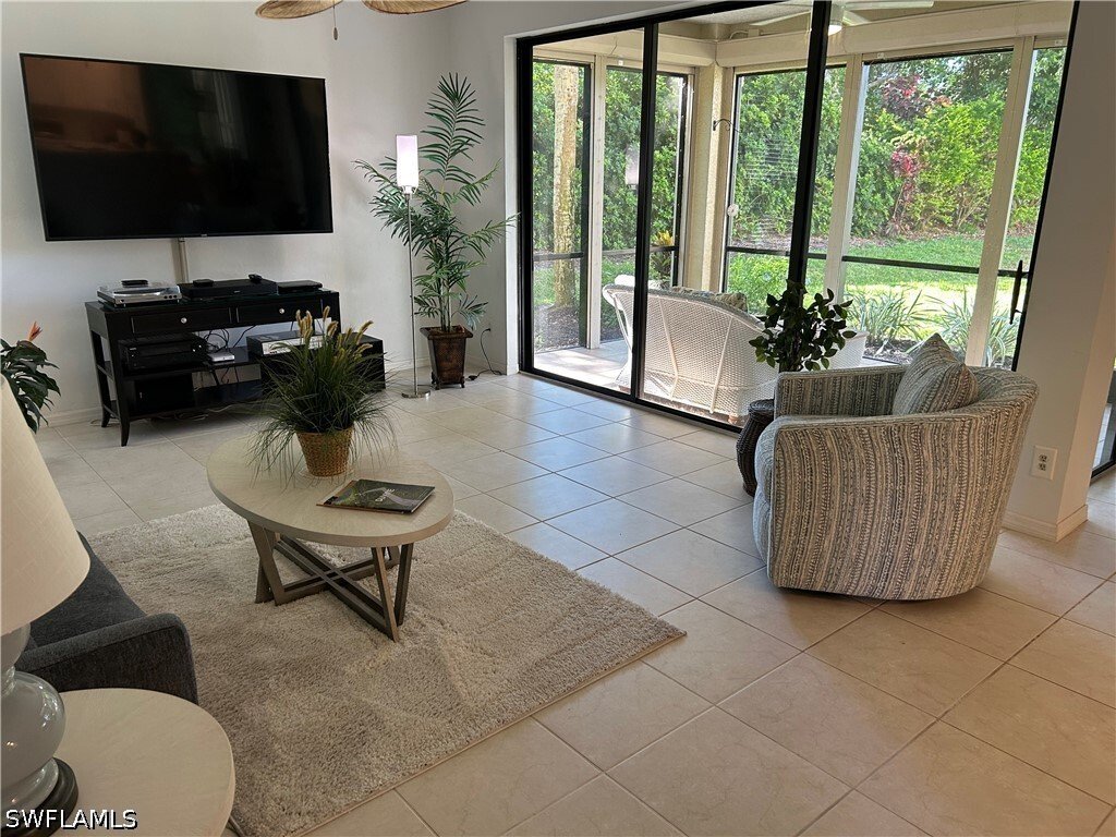 Condo in Naples, Florida, United States 4 - 17172582