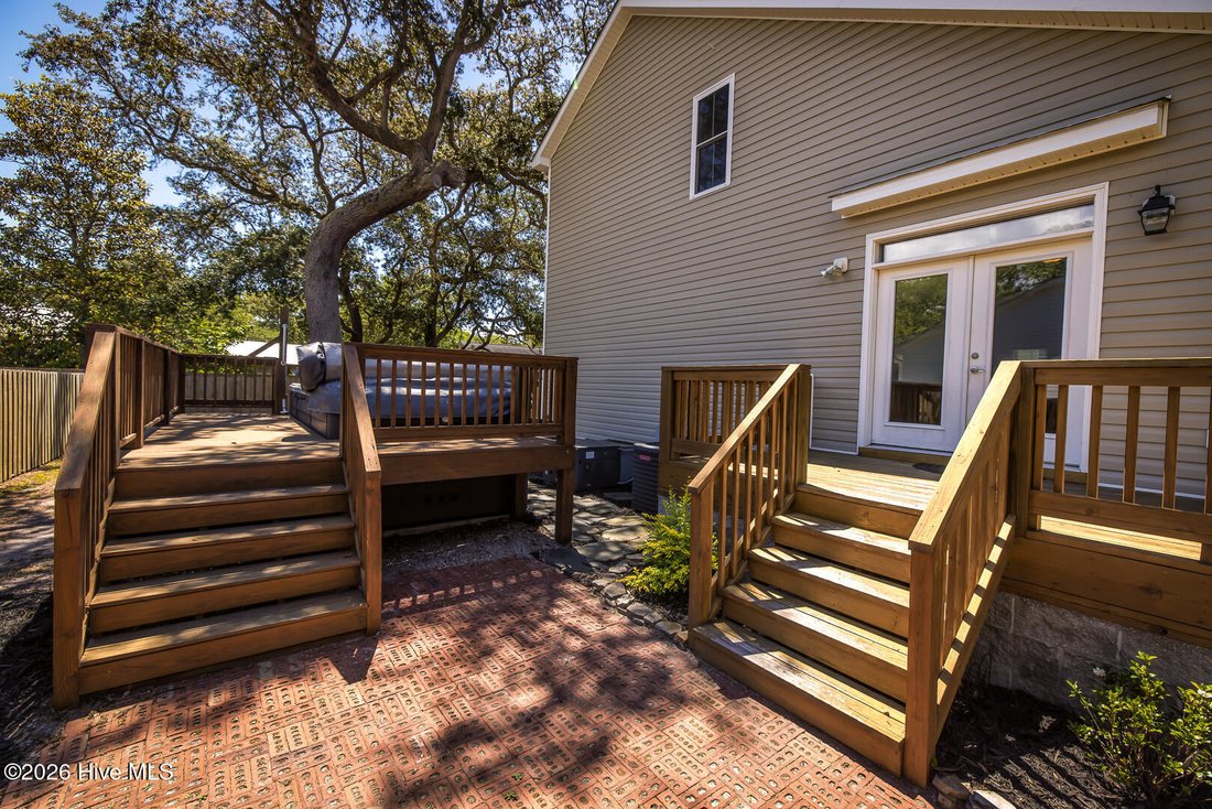 House in Oak Island, North Carolina, United States 4 - 17988638