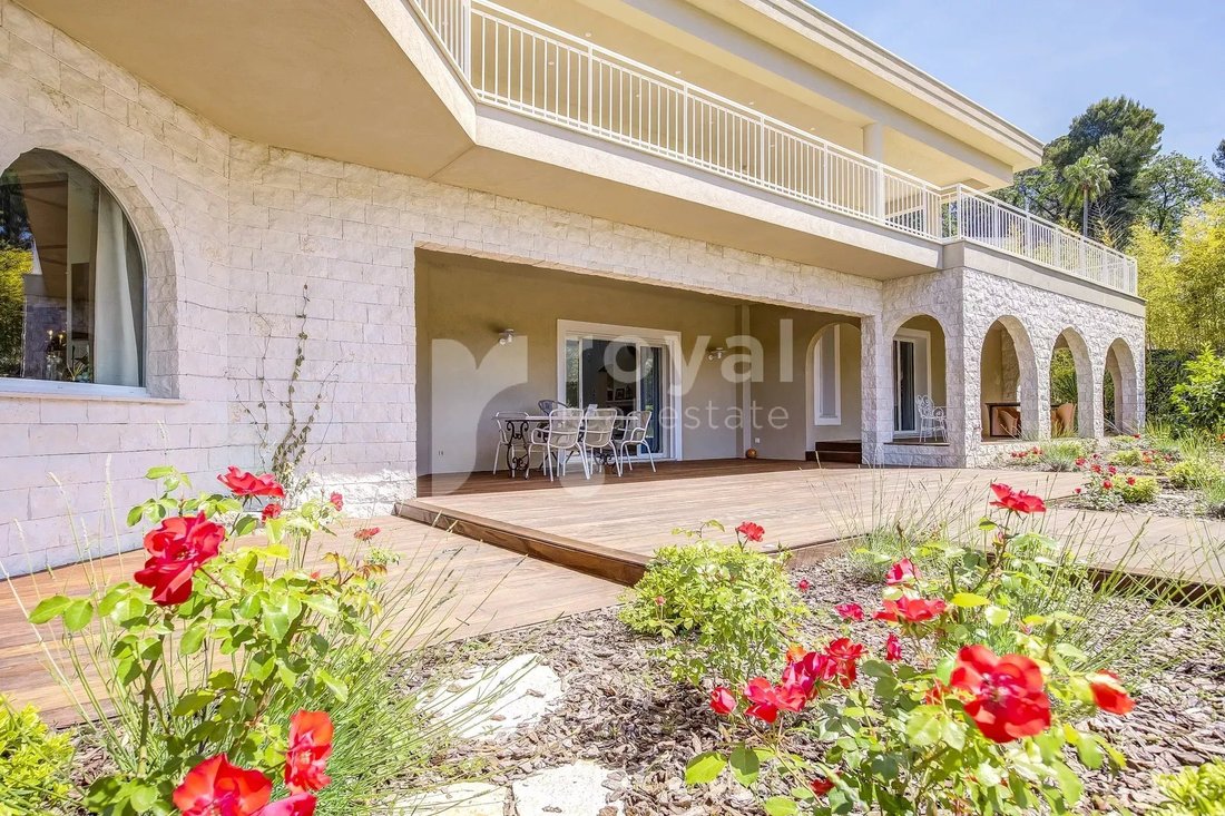 Villa in Mougins, Provence-Alpes-Côte d'Azur, France 4 - 13110651