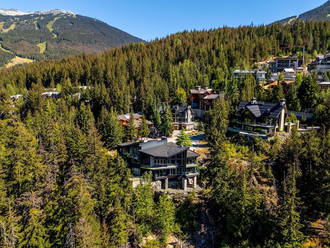 House in Whistler, British Columbia, Canada 1 - 17990311