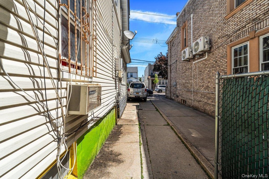 House in New York, New York, United States 3 - 17987594