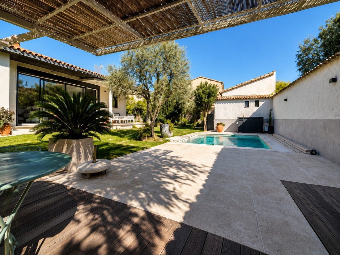 Villa in Hôtel de Ville, Morieres-les-Avignon, France 1 - 17709807