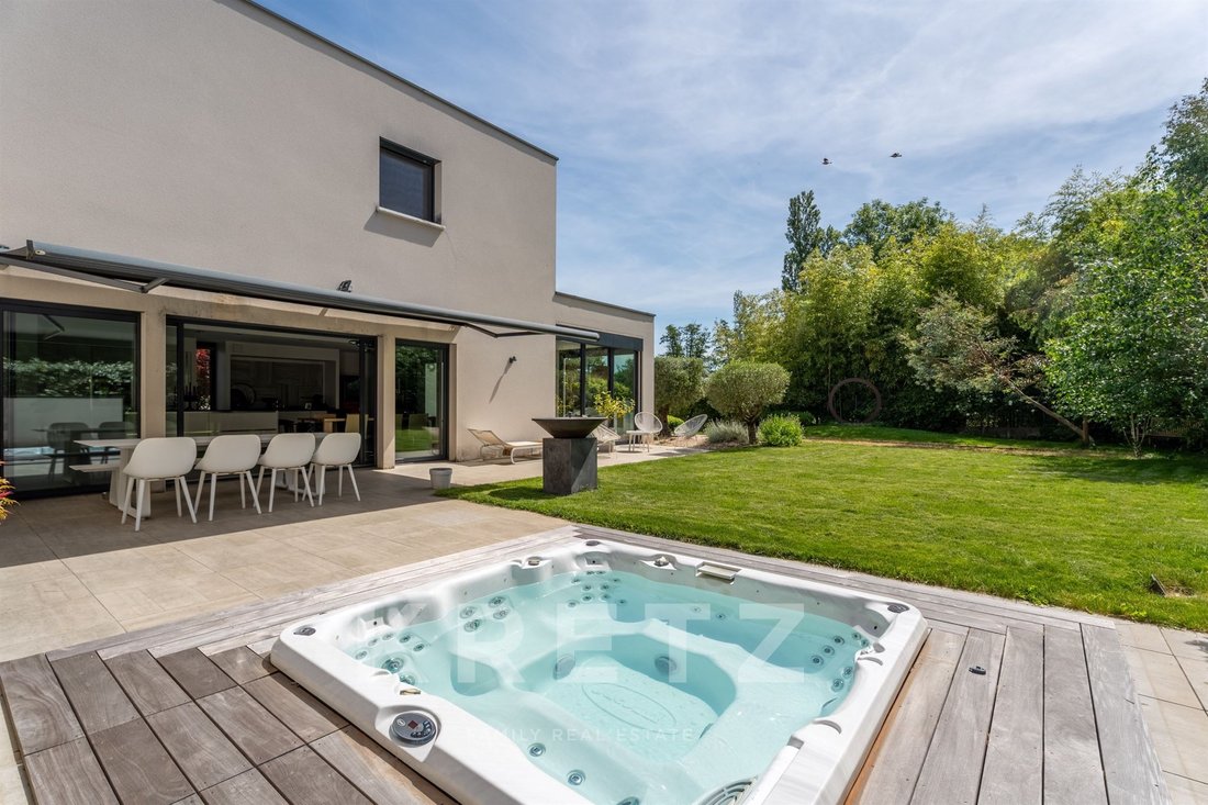 House in Grande Couronne, Saint-Just-Saint-Rambert, France 2 - 17995069