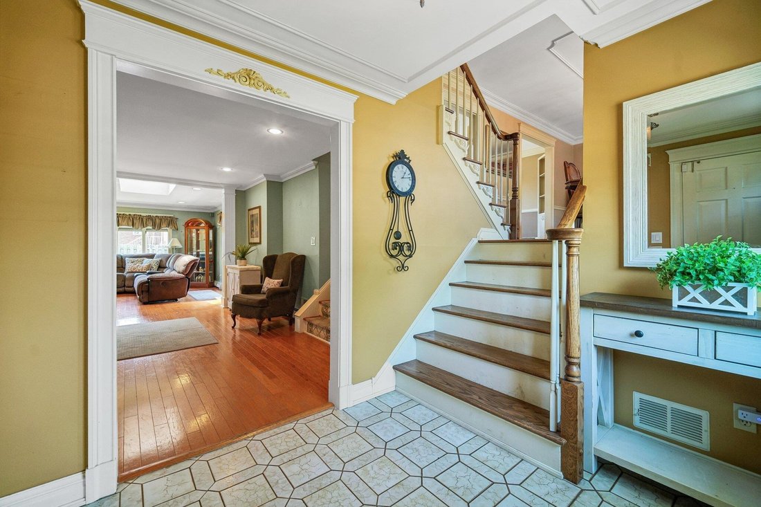 House in Carteret, New Jersey, United States 4 - 17986626