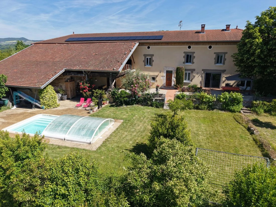 House in Saint-Vérand, Auvergne-Rhône-Alpes, France 1 - 17311084