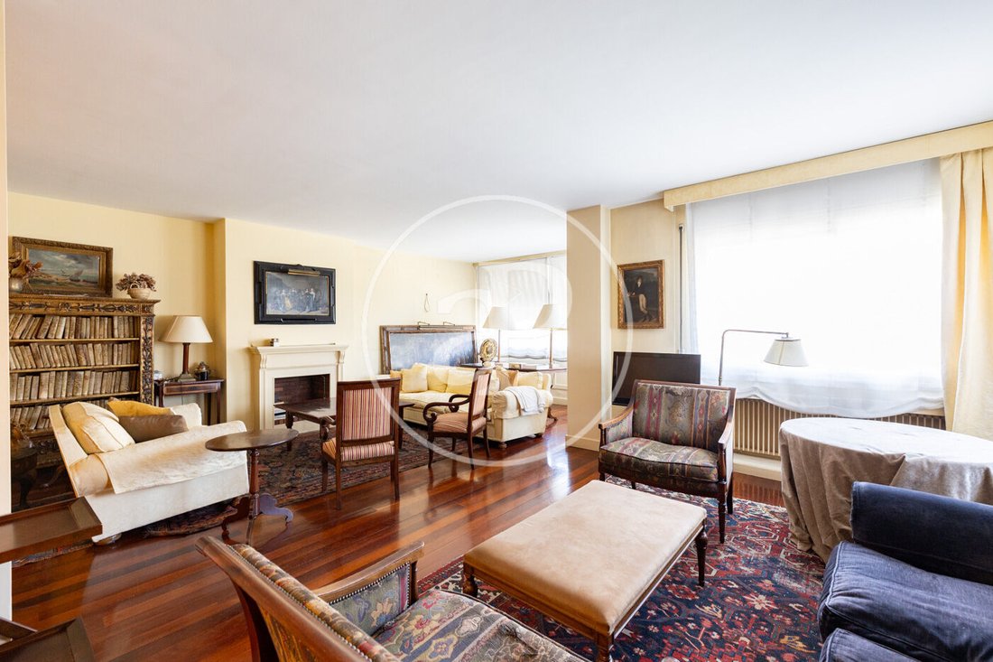 Apartment in Sarrià-Sant Gervasi, Barcelona, Spain 1 - 17991603