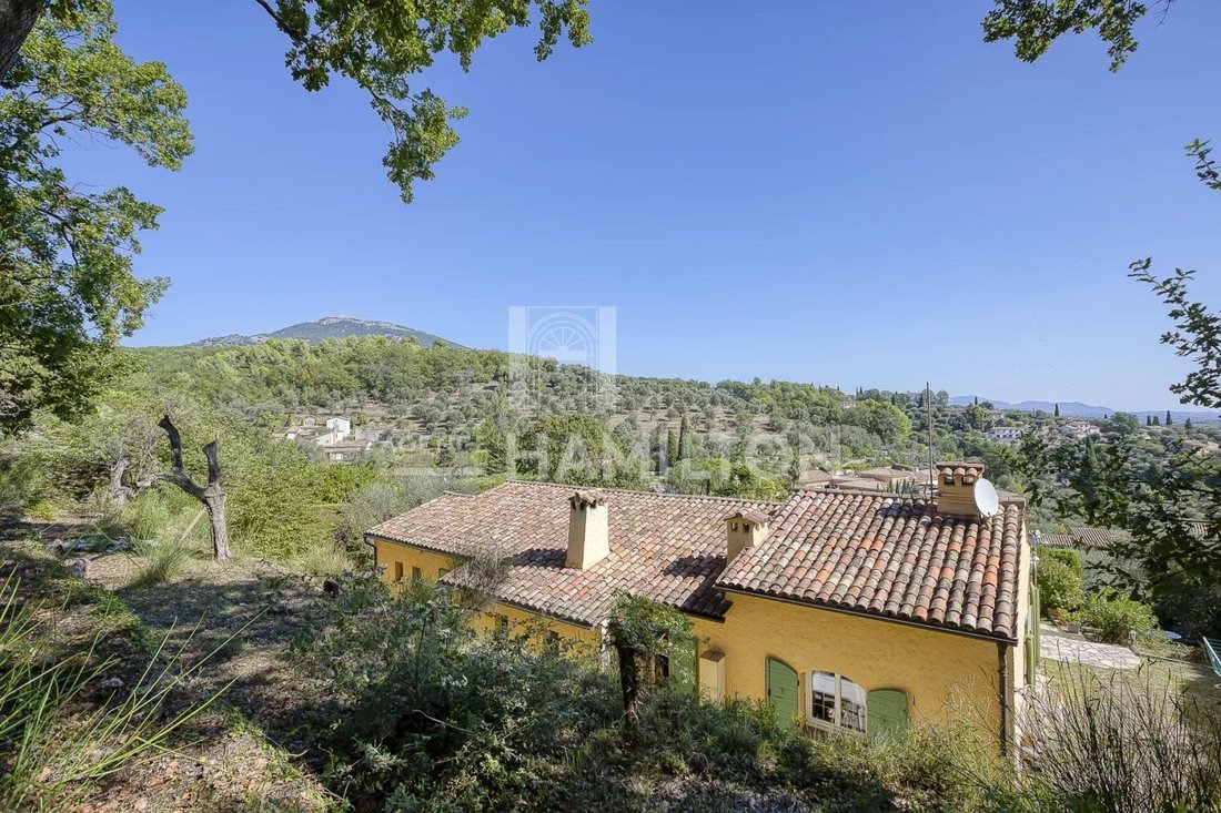 Villa in Le Rouret, Provence-Alpes-Côte d'Azur, France 3 - 17992449