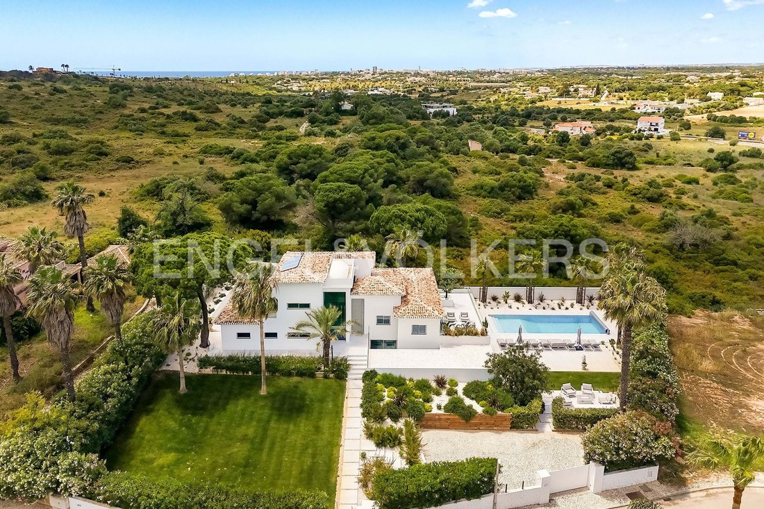 Villa in Vale do Lobo, Almancil, Portugal 1 - 17992530