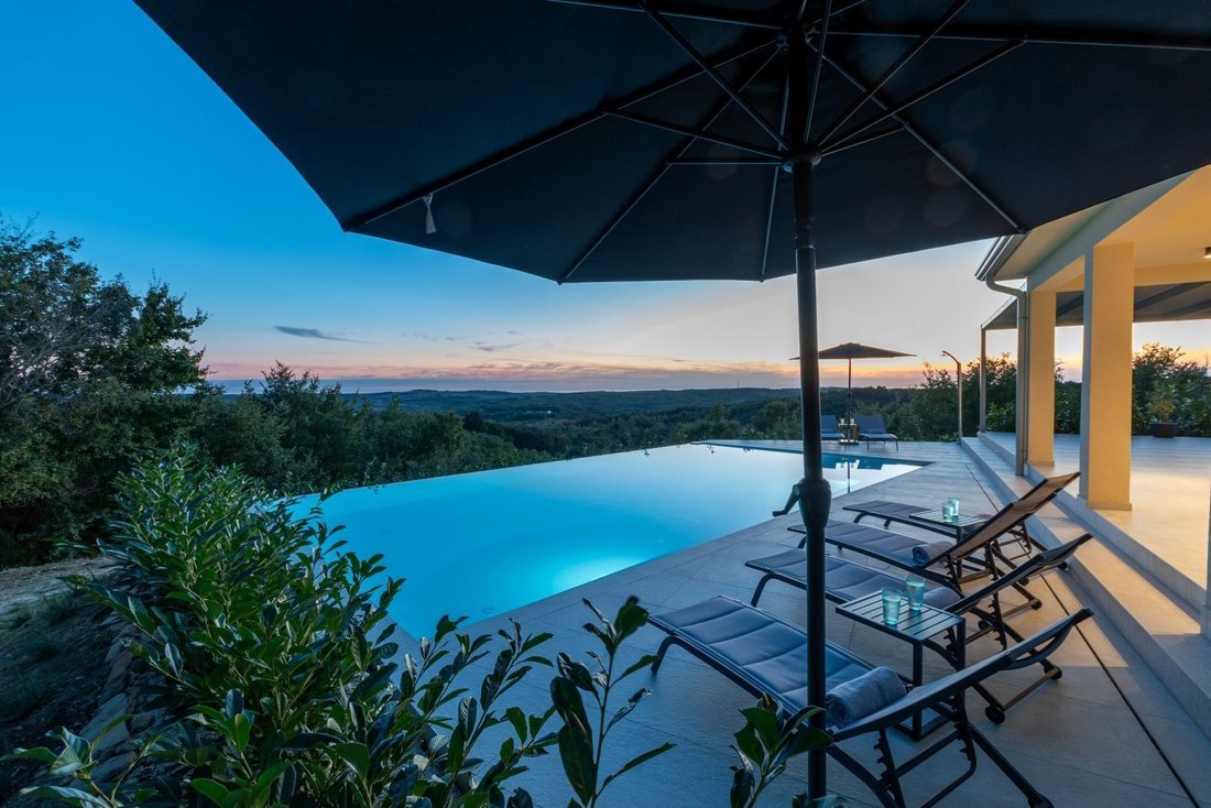 Villa in Opcina Motovun, Istria County, Croatia 1 - 17998489