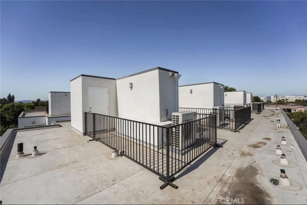 Los Angeles, California, United States 3 - 17322094