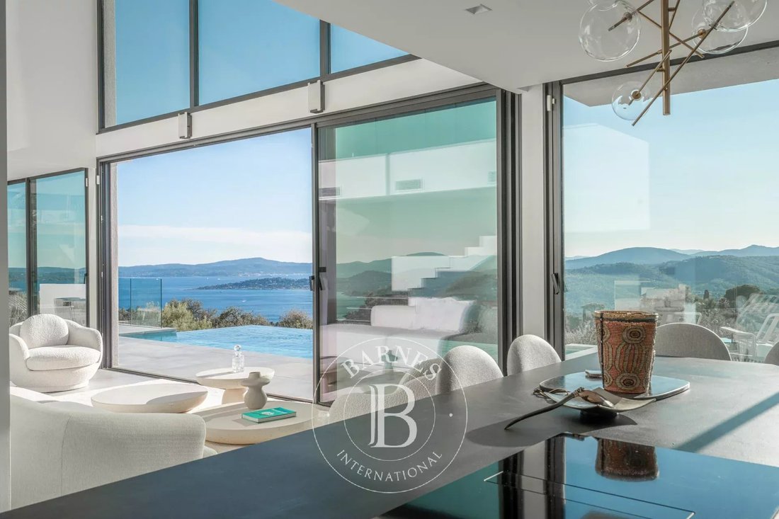 Villa in Les Issambres, Roquebrune-sur-Argens, France 4 - 17992946